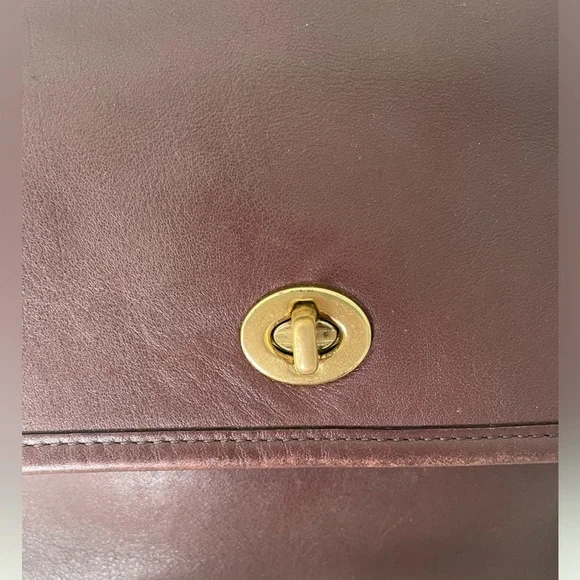 Vintage Coach Court Crossbody | 9870 - Brown Leather - Picture 10 of 16